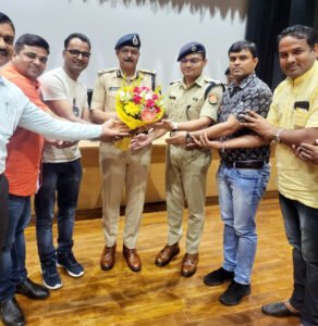 Noida News: उत्तर प्रदेश युवा व्यापार मंडल के प्रदेश अध्यक्ष विकास जैन ने व्यापार बंधुओं की मीटिंग में रखी व्यापारियों की बात