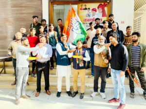 हिमाचल में कांग्रेस ने लहराया परचम, कार्यकर्ताओं ने मनाया जीत का जश्न, बांटी मिठाई