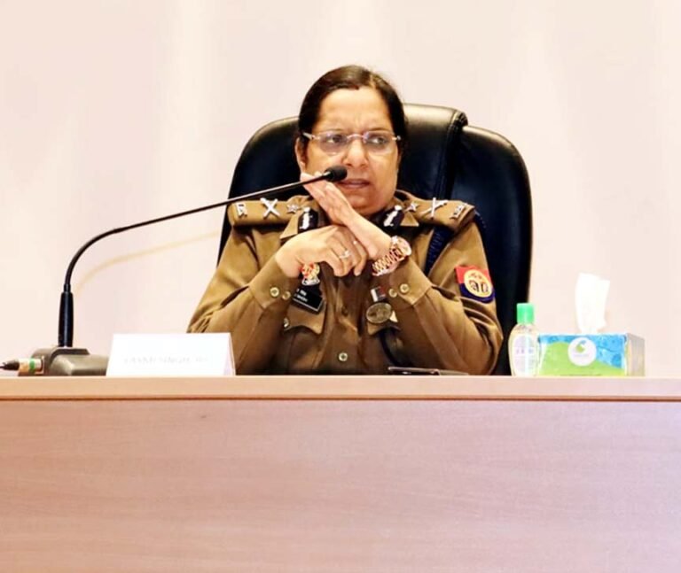 Noida News: पुलिस कमिश्नर लक्ष्मी सिंह ने पुलिस अधिकारियों को दिए साइबर अपराधों पर प्रभावी अंकुश लगाने के निर्देश