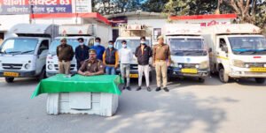 फर्जी नंबर प्लेट लगाकर छोटे हाथी (टेंपो) को सड़क पर दौडऩे वाले पांच गिरफ्तार