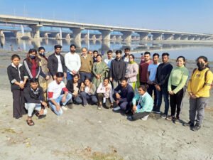 वाईएसएस फाउंडेशन ने एक बार फिर चलाया यमुना घाट पर स्वच्छता अभियान