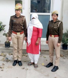 पुलिस ने हत्यारोपी 20 हजार रुपए की इनामी महिला को दबोचा