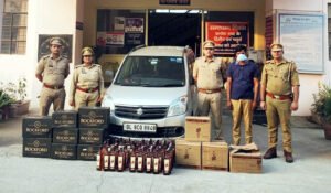 निकाय चुनाव में मतदाताओं को लुभाने के लिए मंगाई शराब के साथ दो गिरफ्तार