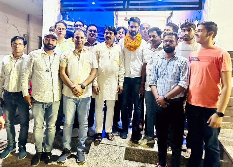 ग्राम अगाहपुर में युवा और बुजुर्गों ने किया सचिन बैंसला का जोरदार स्वागत
