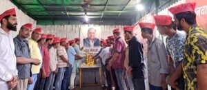 सपा नोएडा महानगर ने महानगर कार्यालय पर किया भगवान विश्वकर्मा पूजा का आयोजन