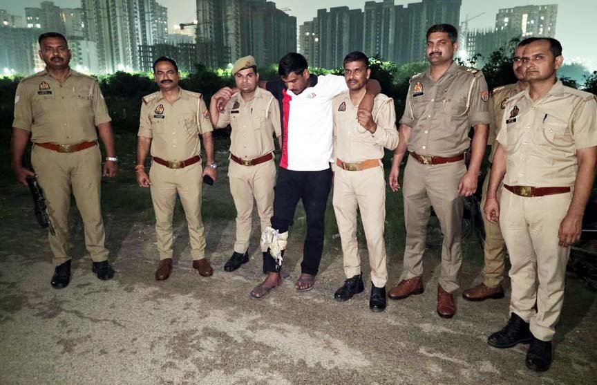 पुलिस और बदमाश के बीच मुठभेड़