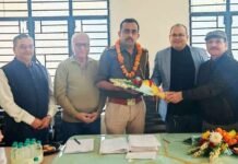 सेक्टर 51 में किया थाना अध्यक्ष को सम्मानित, लगाया स्पेशल इंटेसिव रिवीजन कैंप