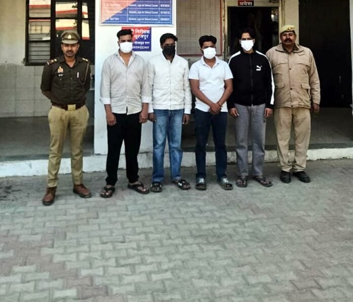 5dd8f9c8-9fa8-4cff-a5fb-8ac36066560f-min