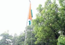 पुलिस कमिश्नर लक्ष्मी सिंह ने फहराया तिरंगा