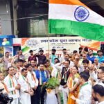 उत्तर प्रदेश युवा व्यापार मंडल ने सेक्टर 51 में धूमधाम से किया ध्वजारोहण, निकाली भव्य तिरंगा यात्रा